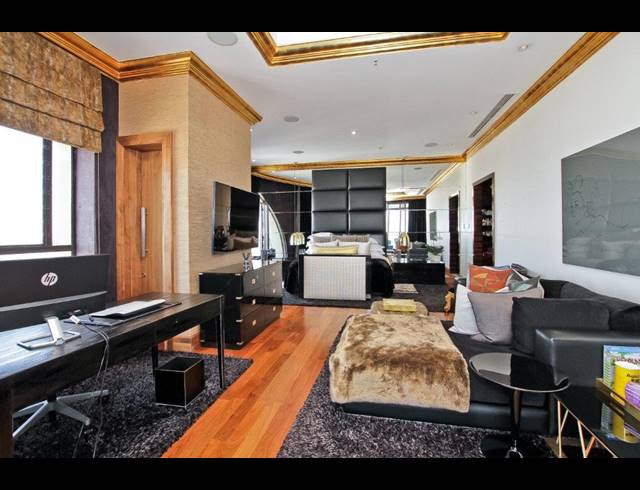3 BEDROOM APARTMENT FOR SALE IN SANDOWN
